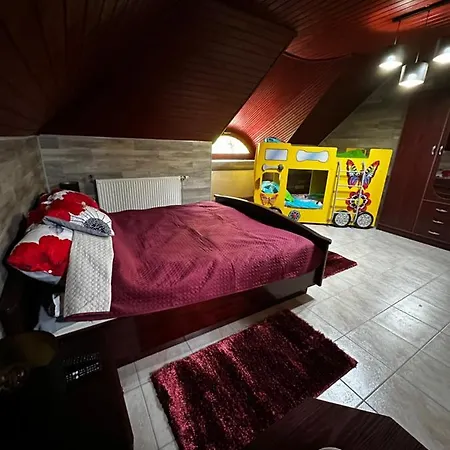 Fuele-muele Elmenyhaz * Fule