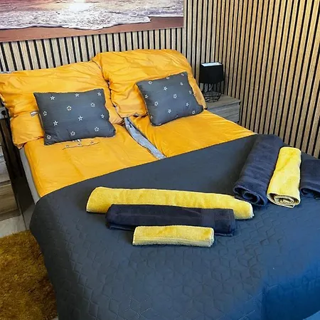 Fuele-muele Elmenyhaz * Fule