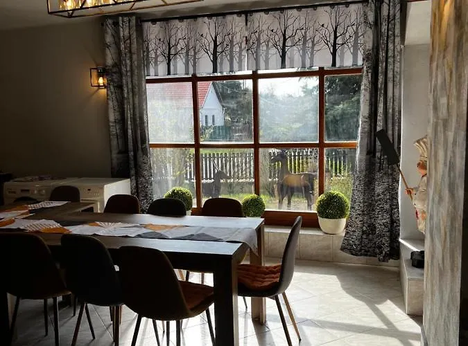 Fuele-muele Elmenyhaz *