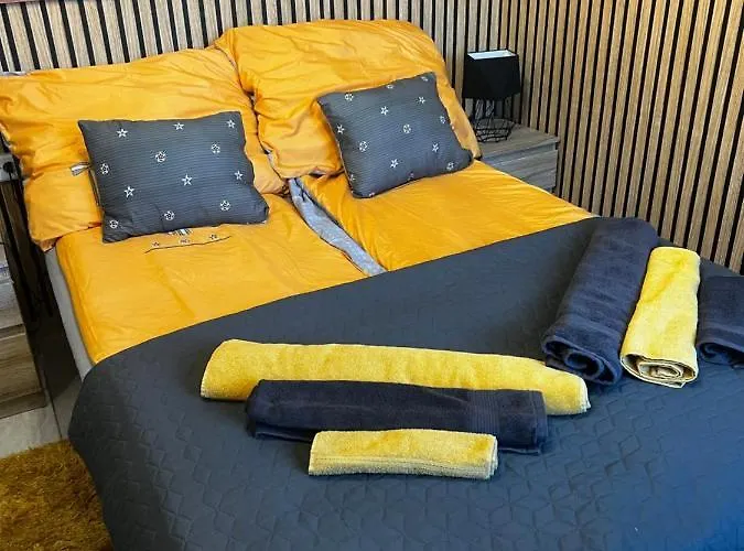 Fuele-muele Elmenyhaz * Fule