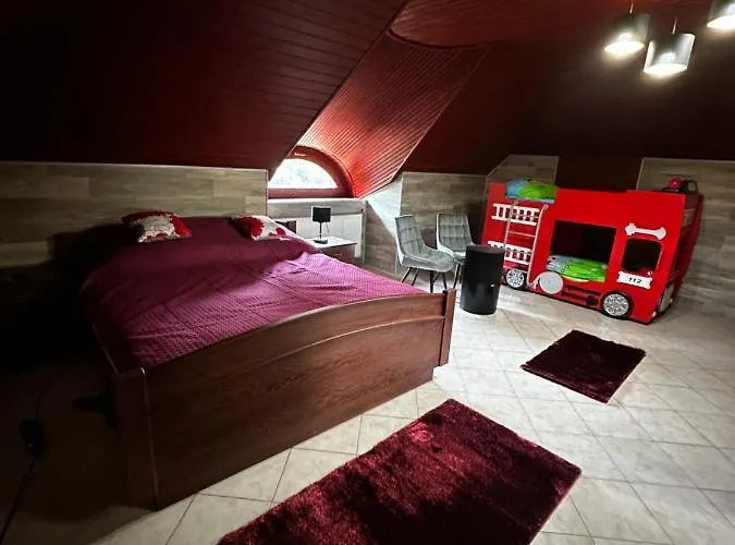 Fuele-muele Elmenyhaz *